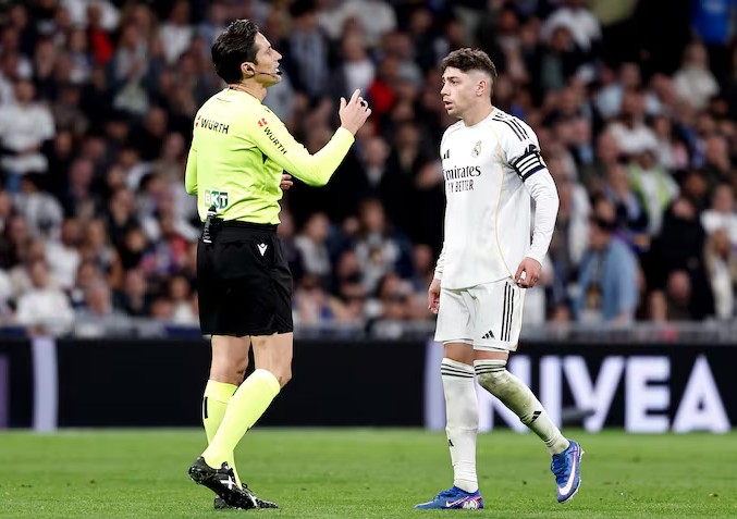 官方：皇马中场巴尔韦德被停赛1场，将缺席对阵马略卡