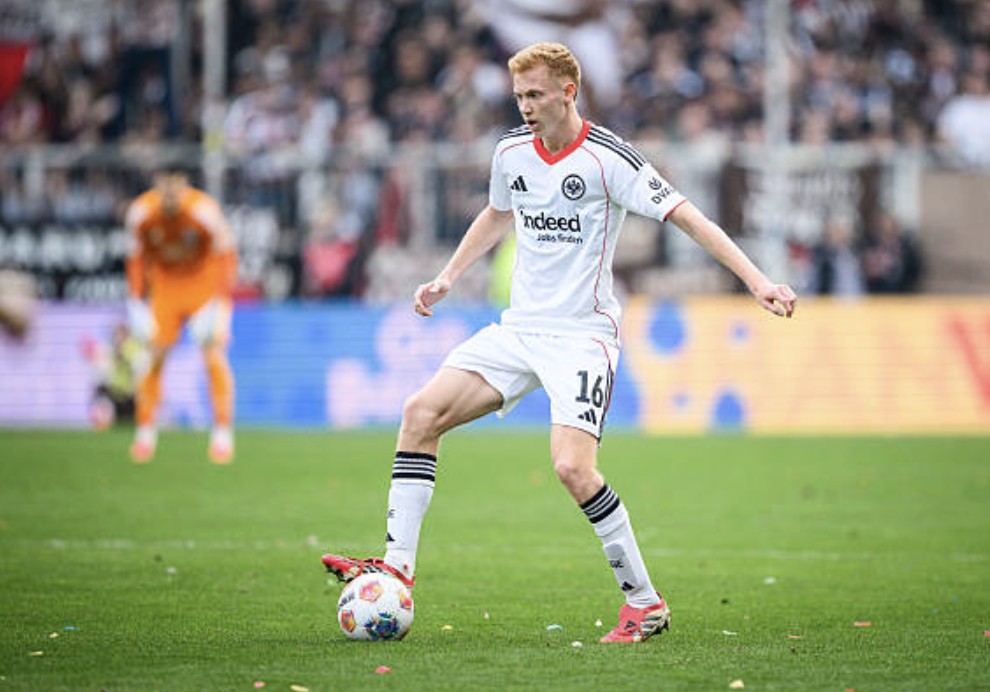 法兰克福中场拉松谈转会：拭目以待，看看今夏是否会有进展