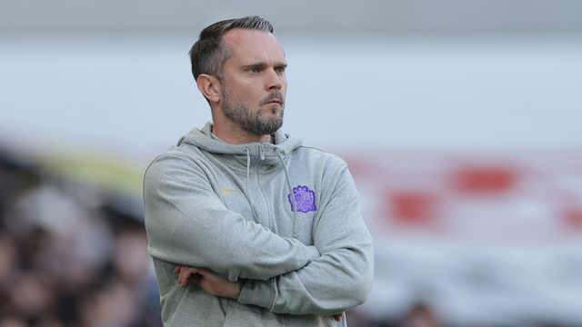 广岛三箭主帅：踢出了好球却没赢，点球判罚令人无语