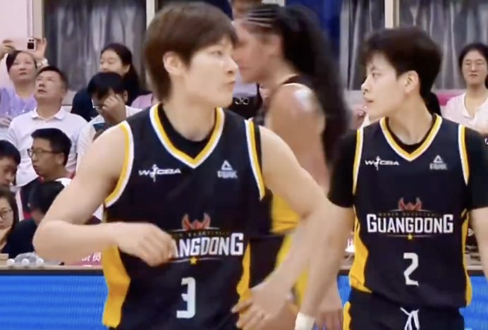 “黑色星期五”！广东男、女篮在同一天双双遭到对手绝杀