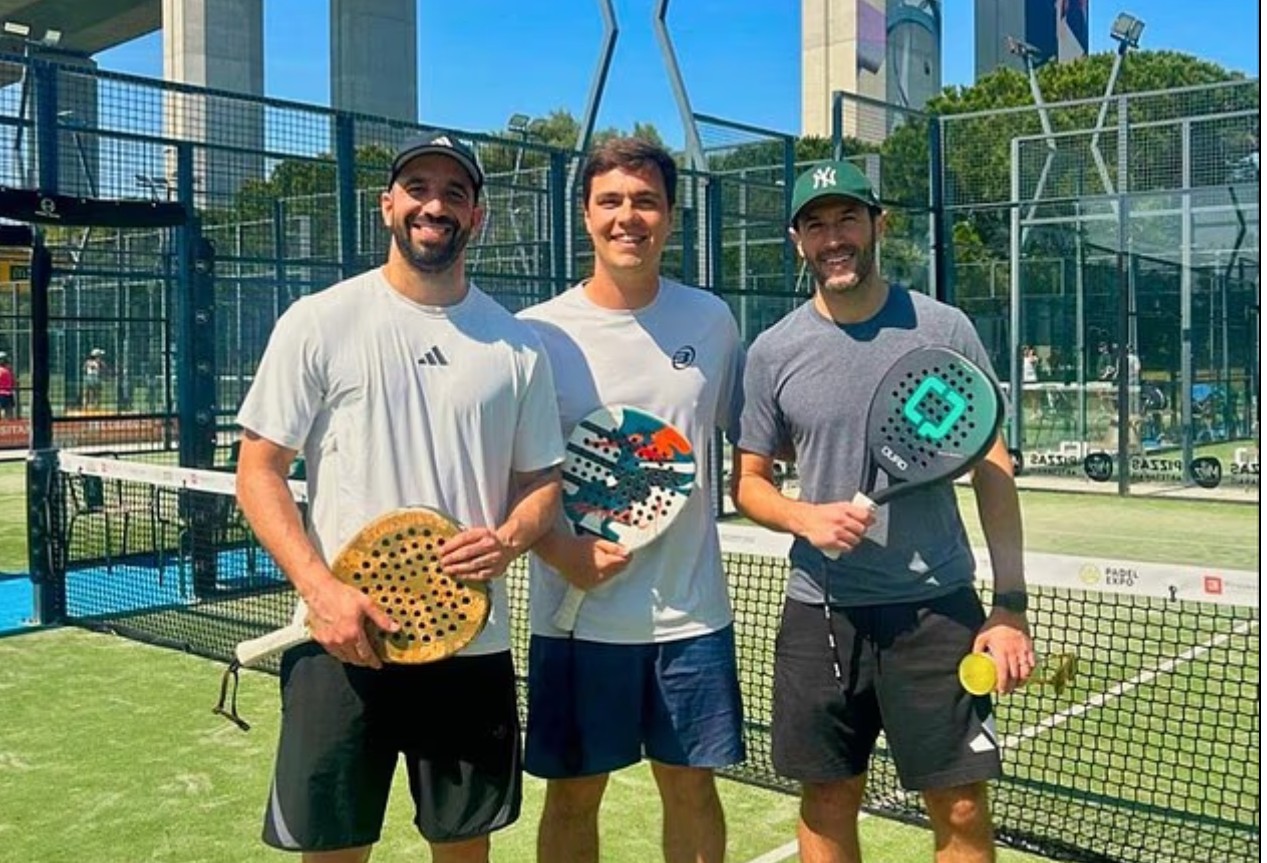 无事一身轻，阿莫林与曼城体育总监维亚纳在葡萄牙打板式网球