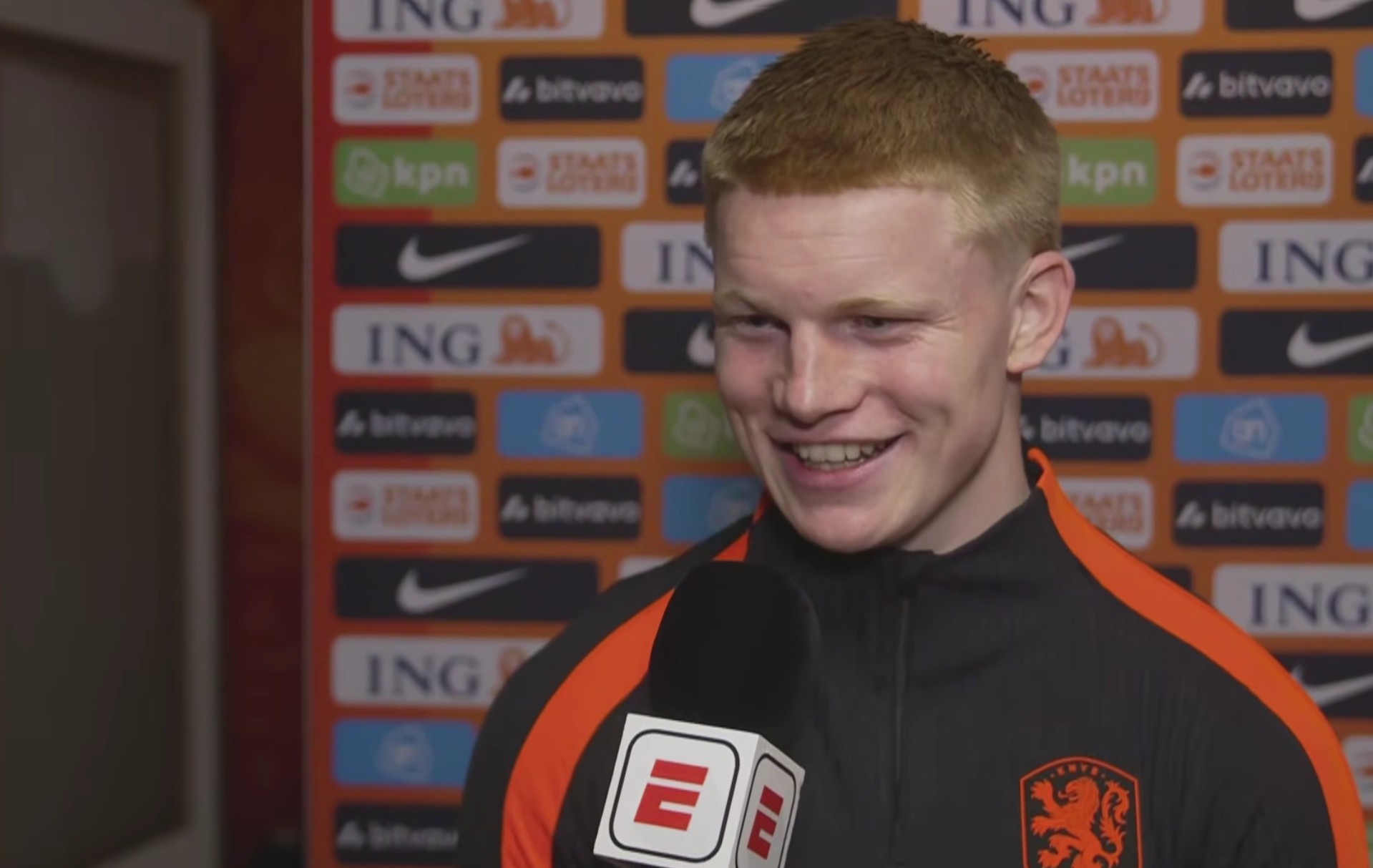 斯密特：首秀确实有些紧张；国家队比赛的节奏和对抗还需适应