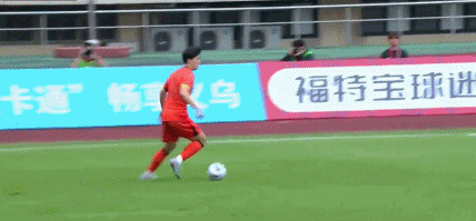 江苏姆巴佩？18岁苗润东多次突破澳洲防线，半场造1球+1次中框