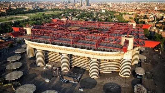 米体：因担保流程，米兰双雄将推迟到下周正式收购圣西罗球场