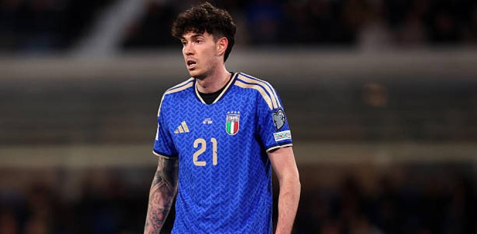 世体：只要巴萨给出的竞技与薪资条件可观，巴斯托尼愿意转会