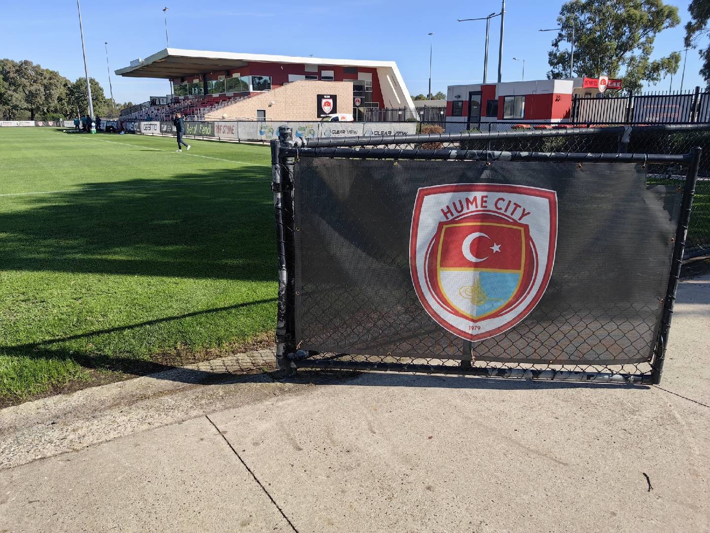 国足在澳大利亚州联赛俱乐部训练，前河北外援居吕姆是俱乐部主席