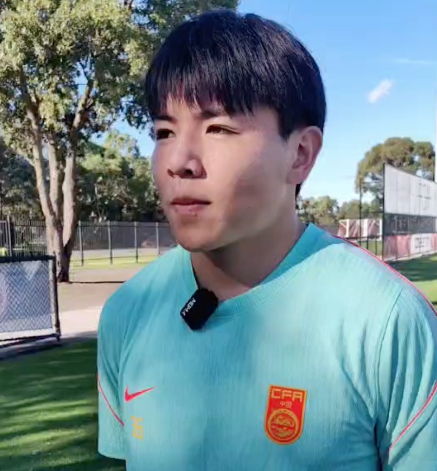 徐彬：我英语不是很差，在王上源身边能学到很多东西