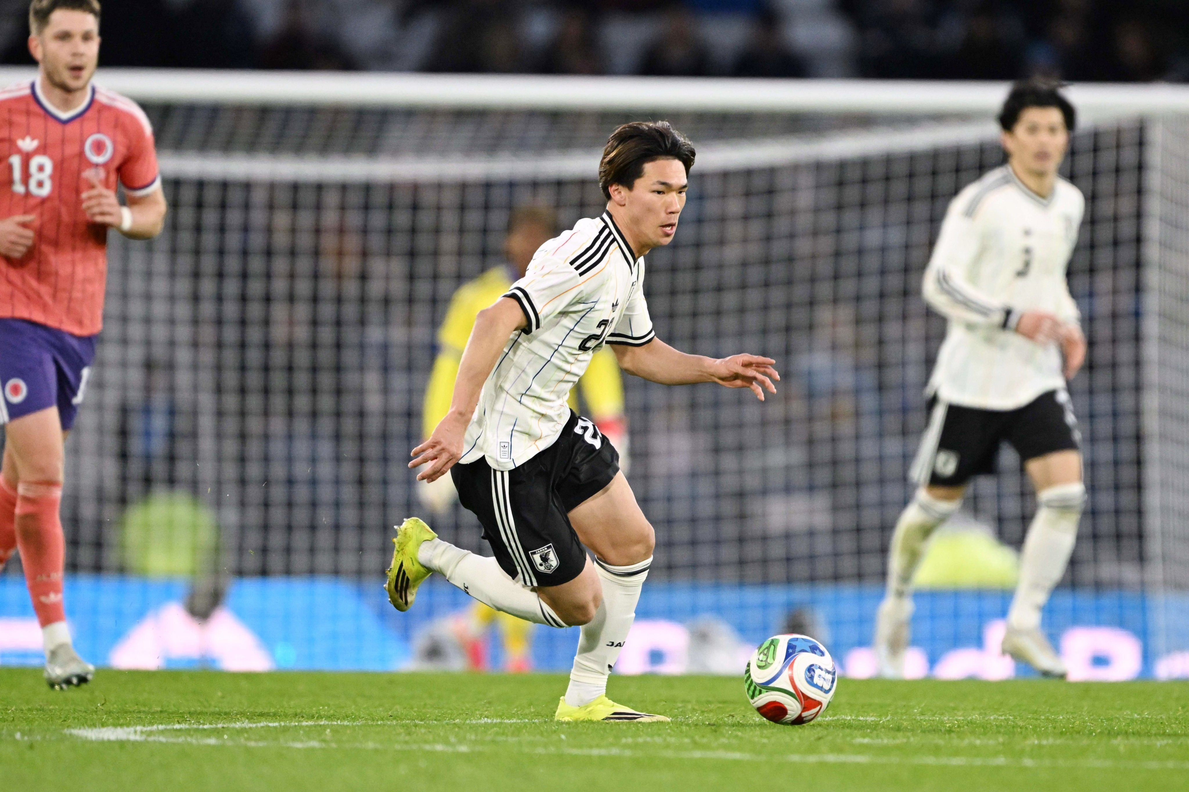 盐贝健人谈日本队首秀：这是特别的一天，收获助攻我很满意