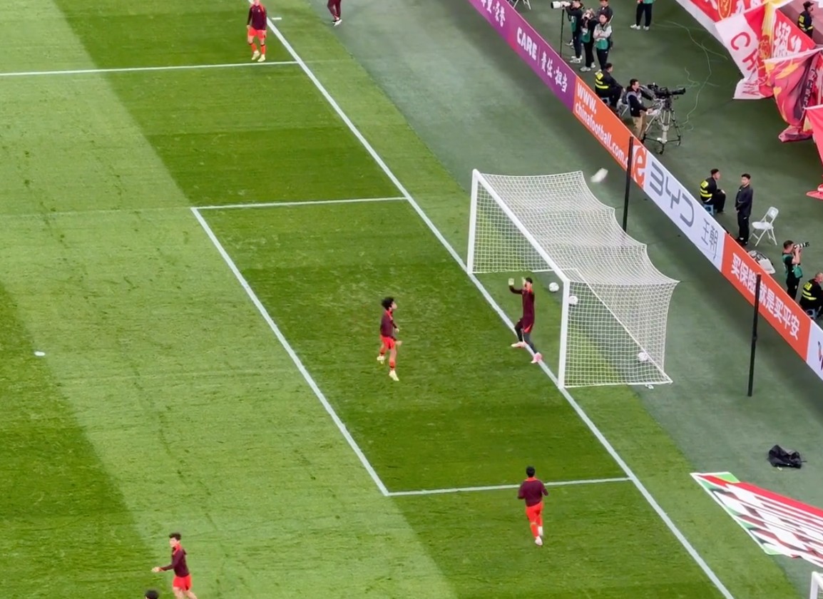 退钱哥晒U23男足赛前热身动态，多次射门不进