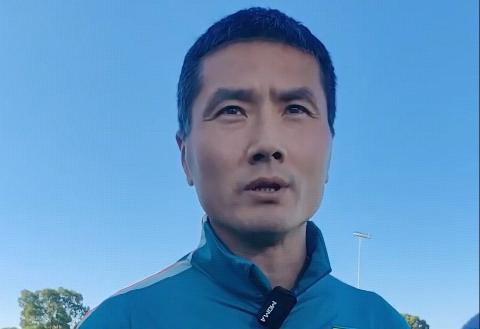 邵佳一：正视与喀麦隆的差距；很感谢队员们都在努力适应我的想法