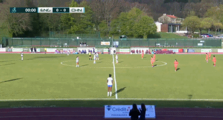 半场战报：英格兰女足U16 0-0中国女足U16，周瑾彤任意球造险