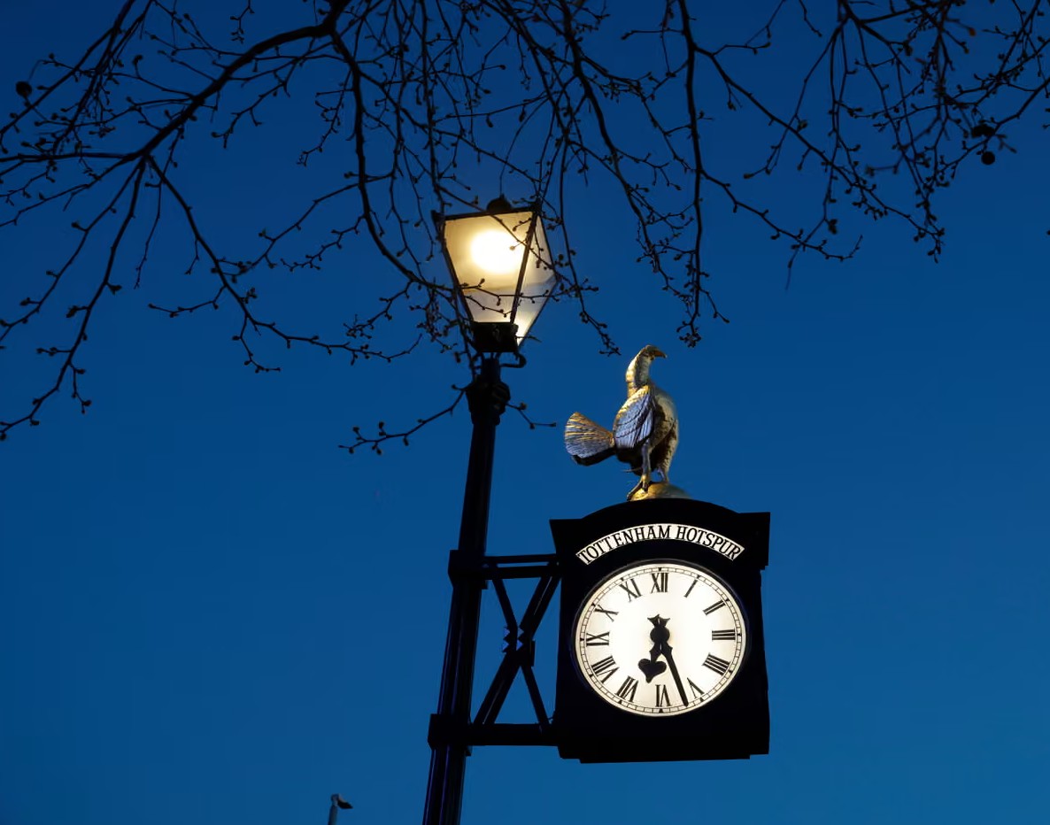 卫报：热刺的处境岌岌可危，可董事会却优柔寡断、毫无决断力