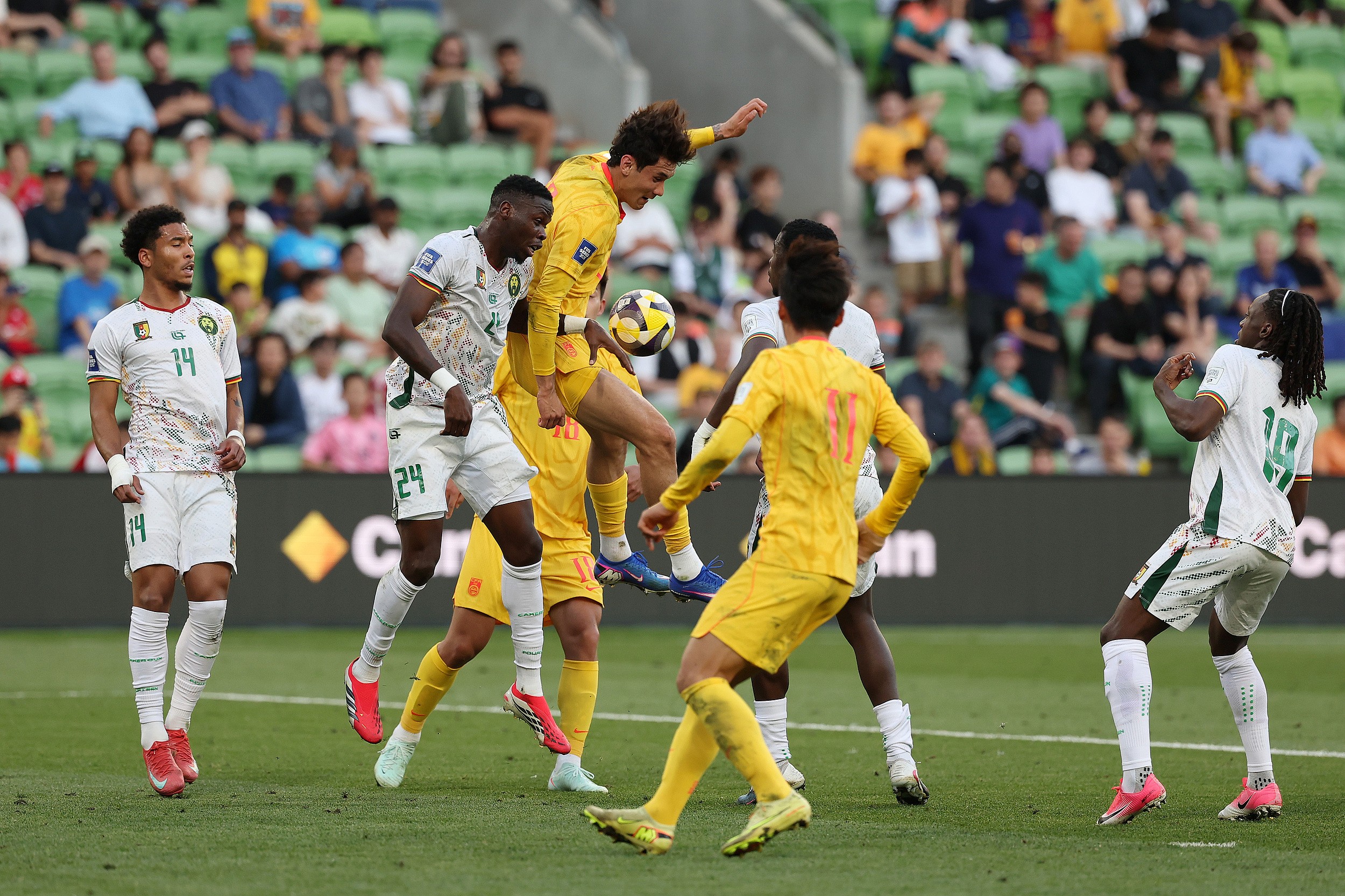 东体：国足热身暴露独立思考和决策不足；杨希是本次练兵收获