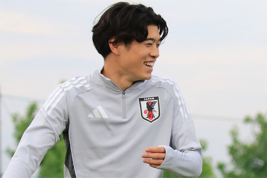 铃木唯人谈温布利球票售罄：我反而觉得在这种舞台上更能进球