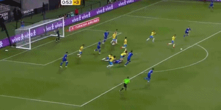 半场战报：巴西1-0克罗地亚，维尼修斯奔袭助攻达尼洛破门