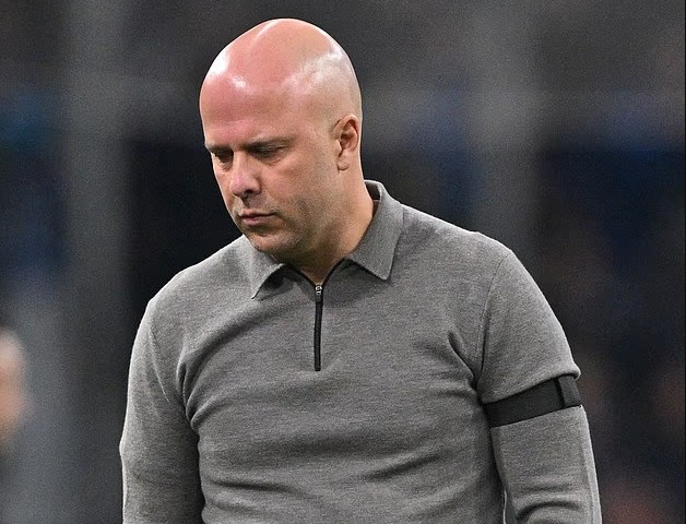 卡拉格：球迷应给予斯洛特更多尊重，对他的批评已经明显越界