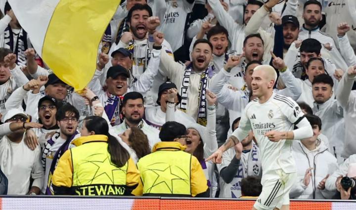 阿斯：皇马右路重现生机，阿韦洛亚面临幸福的烦恼