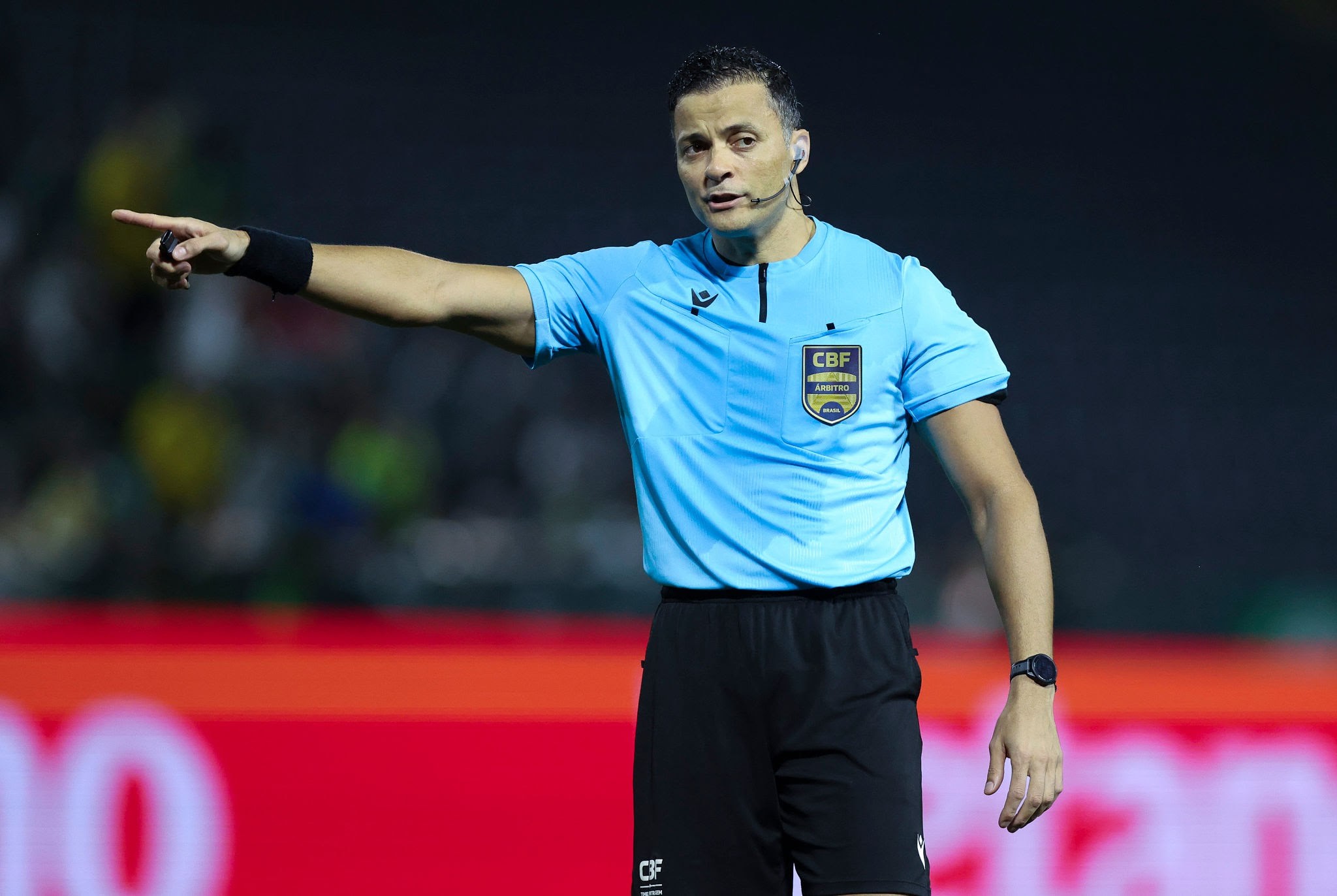 内马尔称裁判“像来了月经”，涉嫌性别歧视言论引发舆论风暴