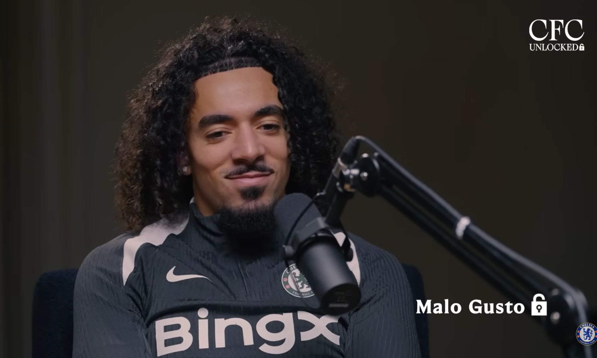 古斯托：最开始我是踢中场的；我和里斯关系很近，经常交流