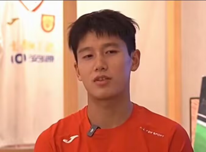 向余望：预选赛没进球更多是心态问题，经历批评发现这是收获