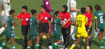 半场战报：中国U20女足0-0孟加拉国U20女足，王爱芳中框
