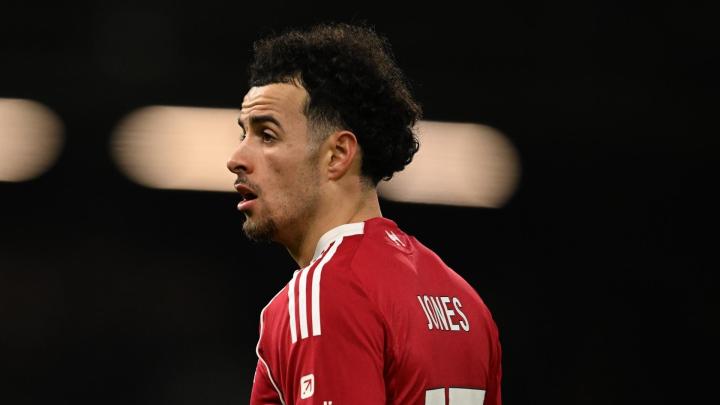 邮报：热刺有意引入柯蒂斯-琼斯，但尚未与利物浦接触