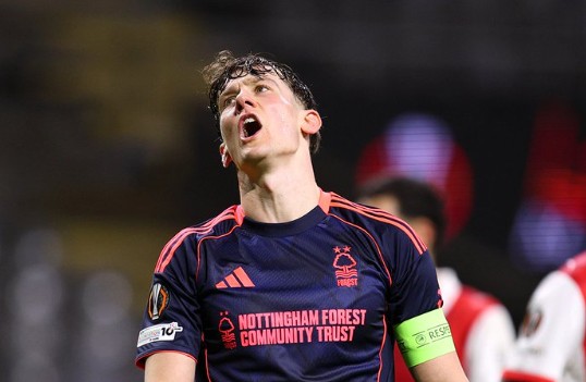 尴尬，森林是欧联杯历史上第二支没被射正但输球的球队