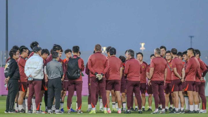  昨日U23国足赛前最后一练，拜合拉木就因身体不适缺席