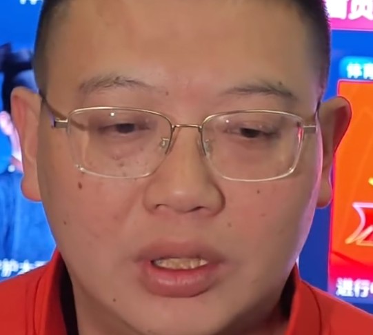  向余望父亲：给儿子打100分，成长过程中肯定会经历很多东西