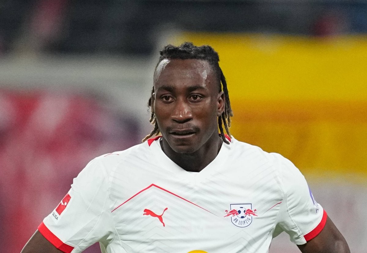 邮报：19岁扬-迪奥曼德身价达1亿欧，曼联利物浦拜仁竞相考察