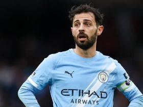 曼城主场2-0击败加拉塔萨雷，B席谈英超争冠形势