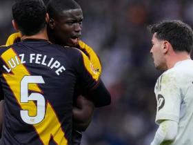 诺贝尔-门迪表达对裁判判罚的不满