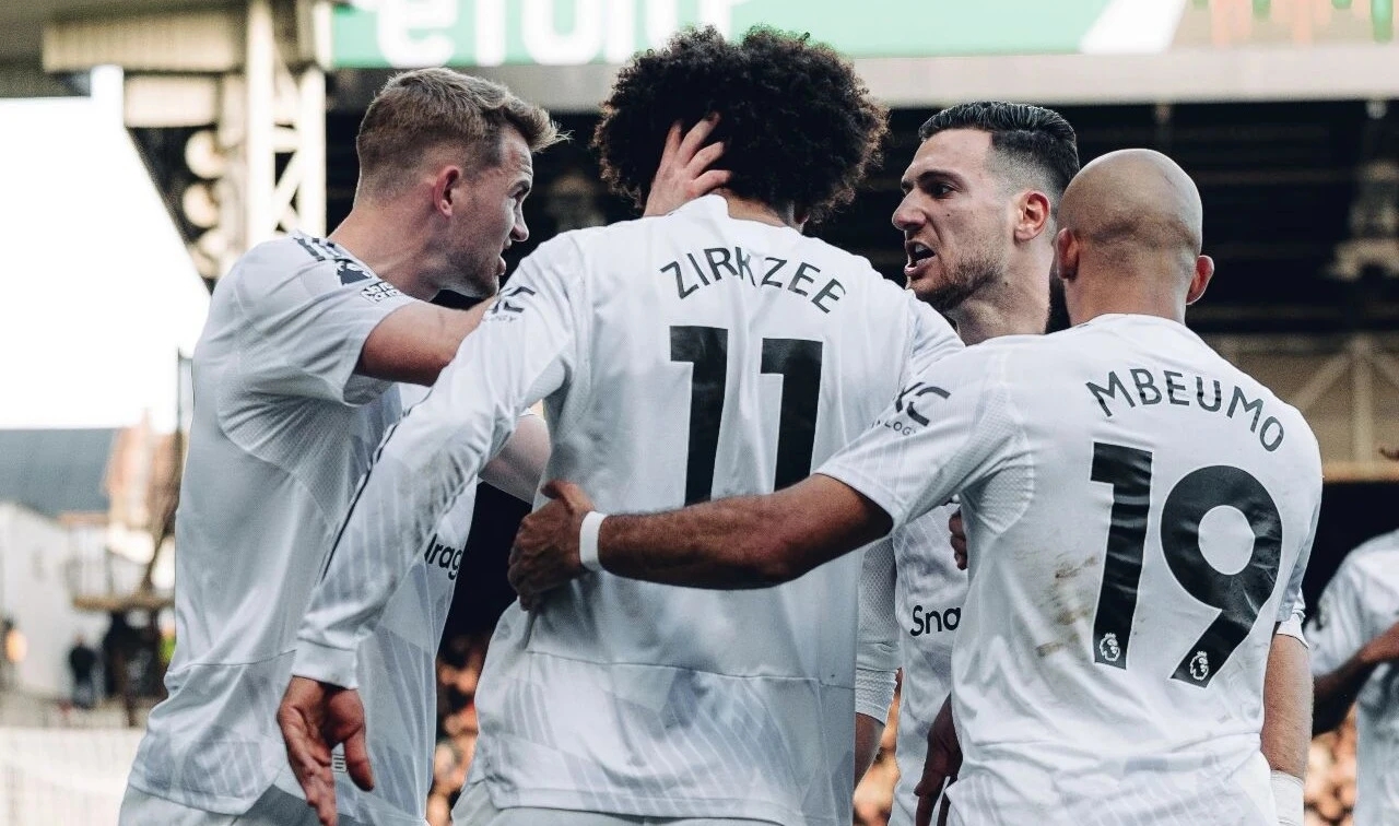 曼联2-1逆转水晶宫，阿莫林“拼刺刀战术”成功了