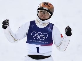 徐梦桃摘得自由式滑雪女子空中技巧冠军，实现两连冠