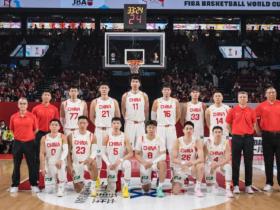 半场战报：赵睿8分2板2助，中国男篮33-47落后日本