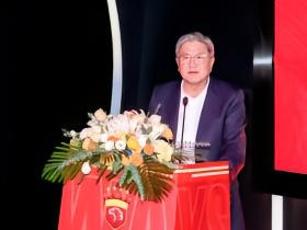 今天下午，海港举行了新赛季出征仪式，有几个点印象...