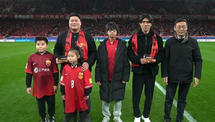 海港官方：吕文君宣告退役，未来将全心投身于青训事业