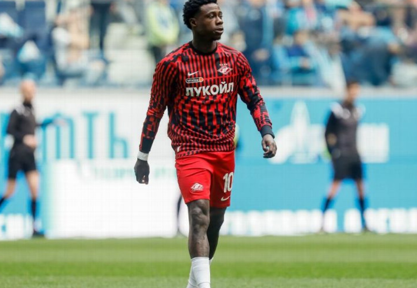 荷兰前国脚普罗梅斯承认持刀伤人，律师强调他未参与毒品交易